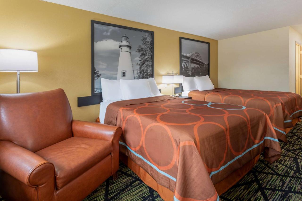 Super 8 By Wyndham Wooster Hotell Eksteriør bilde