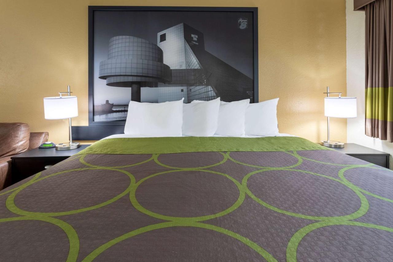 Super 8 By Wyndham Wooster Hotell Eksteriør bilde