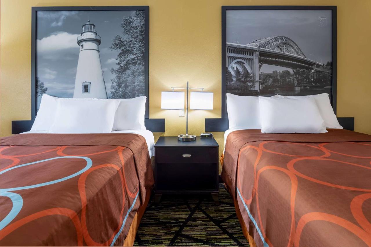 Super 8 By Wyndham Wooster Hotell Eksteriør bilde