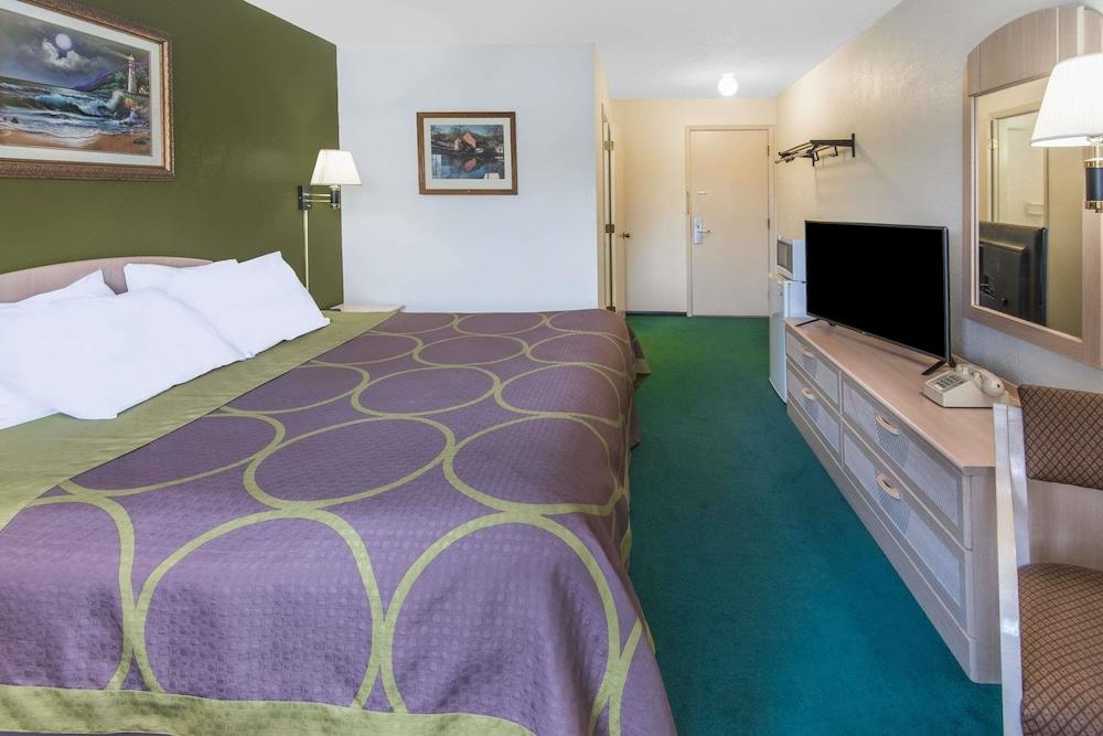 Super 8 By Wyndham Wooster Hotell Eksteriør bilde